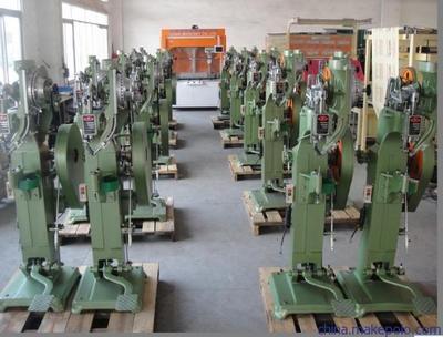 【供應(yīng)鴻達(dá)HD-LH2008周轉(zhuǎn)箱鉚釘機(jī)】?jī)r(jià)格,廠家,圖片,鉚接機(jī),東莞超聲波機(jī)械-